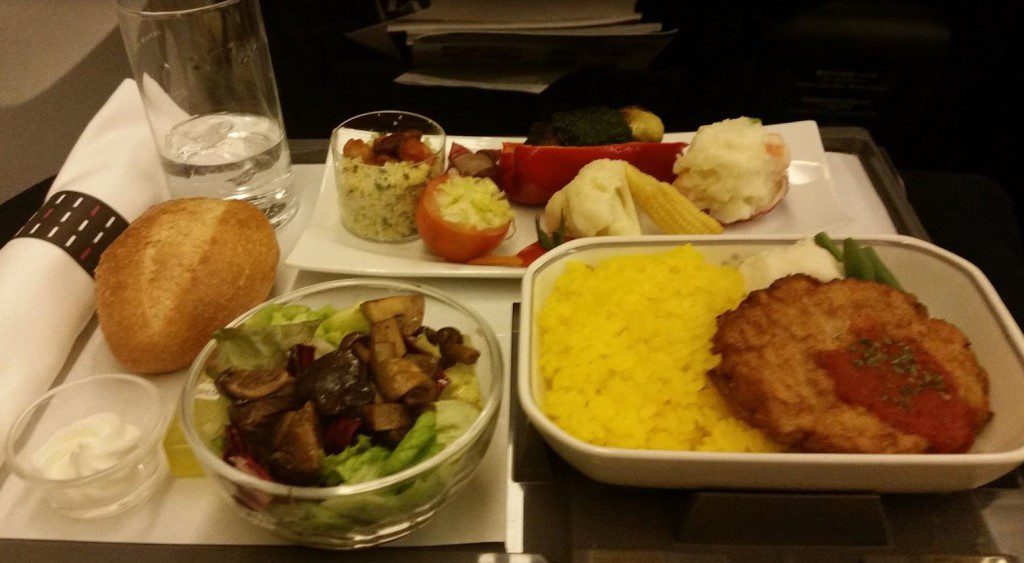 Japan Airlines Business Class review - Tokyo to Hong Kong - Points with