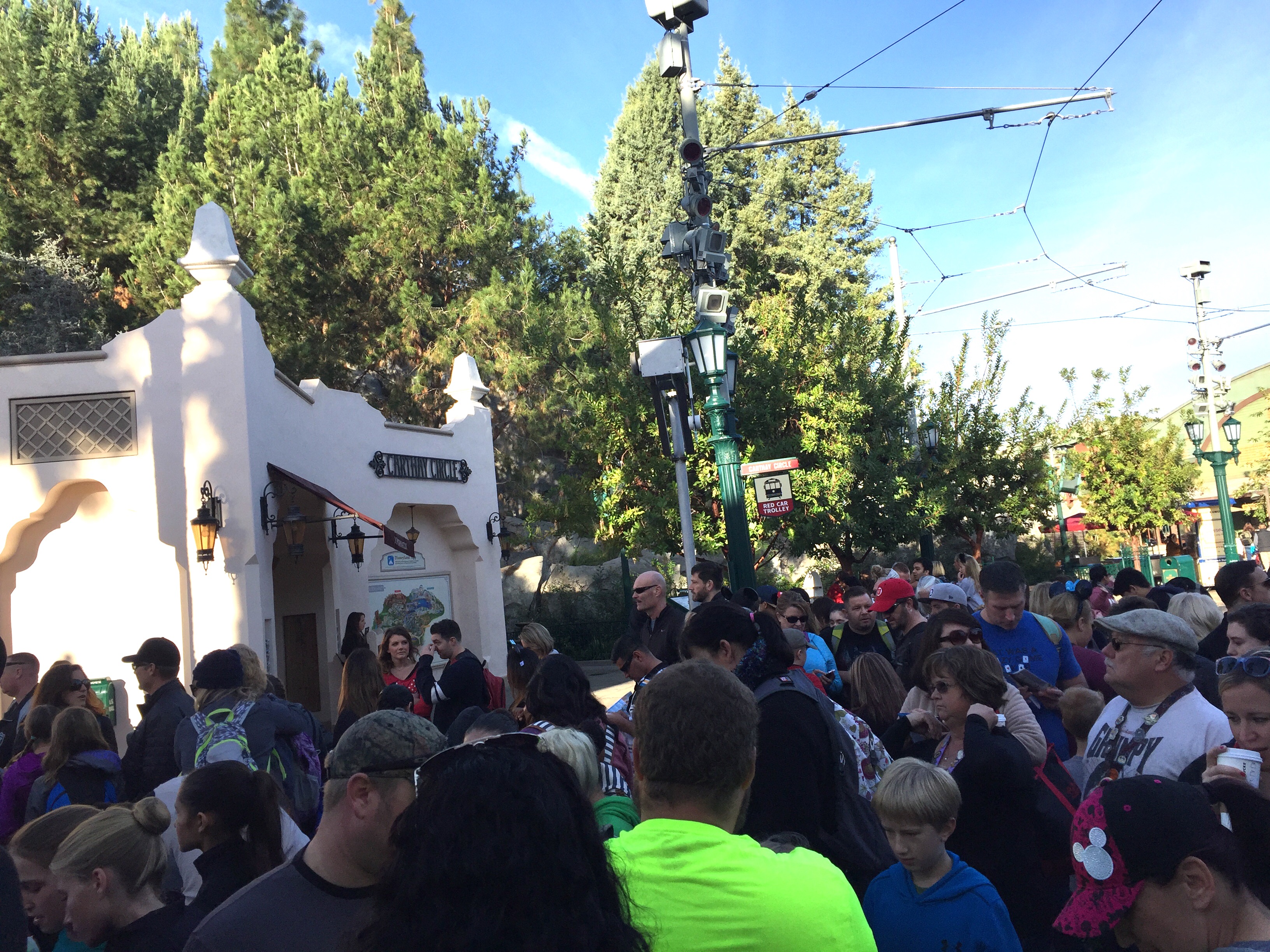 6 Disneyland mistakes I made during our first trip - Points with a Crew