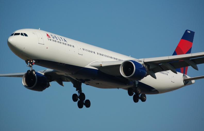 Delta kicks 5 people off a flight (is this REALLY a “safety” issue?)