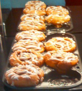 a tray of cinnamon rolls