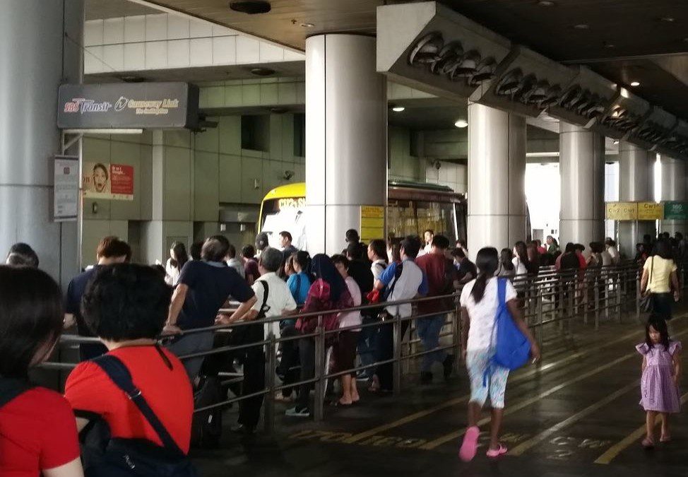 How to cross the border from Malaysia to Singapore