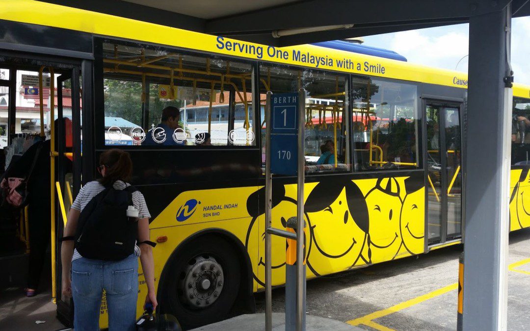 How to cross the border from Singapore to Malaysia