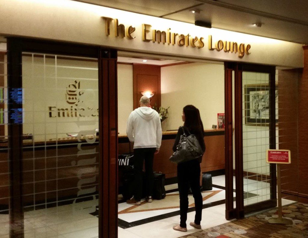 emirates-singapore-airport-lounge-entrance