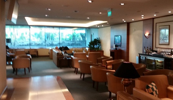 emirates-singapore-airport-lounge-seating