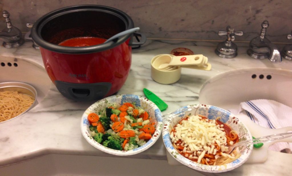 hotel-room-cooking-spaghetti