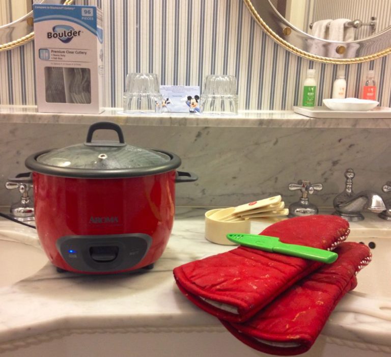 The complete beginner's guide to cooking in a hotel room