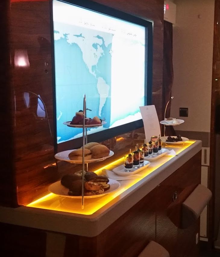 emirates-a380-first-class-review-suites-bar-2