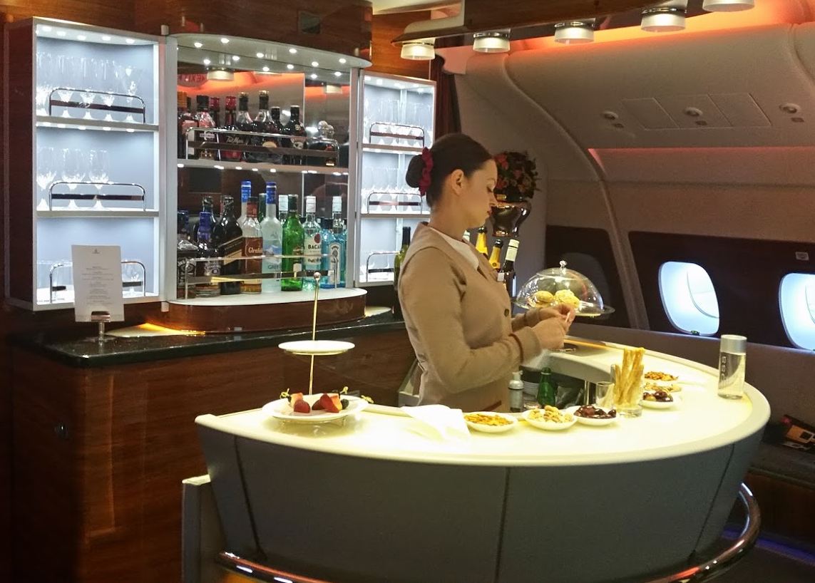 emirates-a380-first-class-review-suites-bar