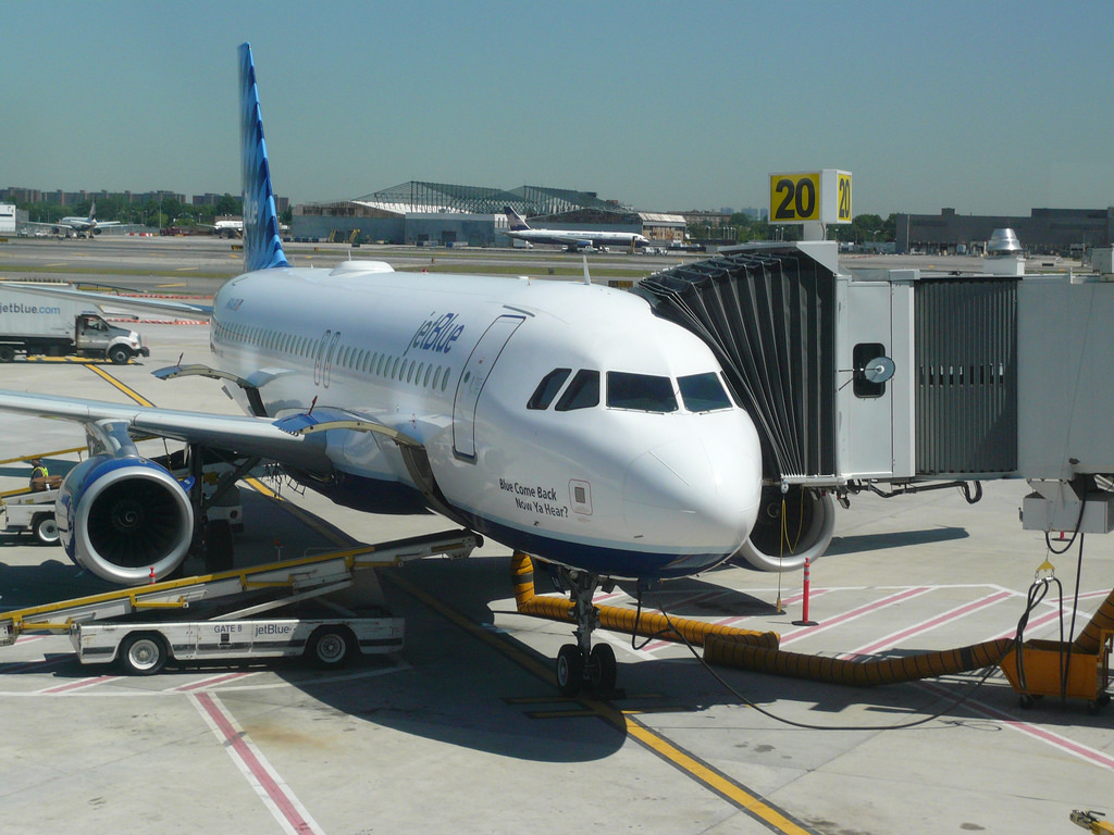 Passenger harasses Ivanka Trump on JetBlue flight - Points with a Crew