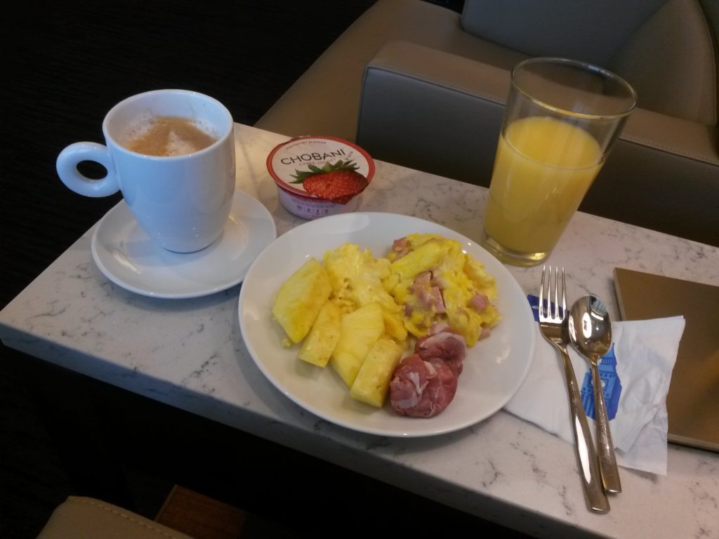 United Global First Lounge SFO - Breakfast