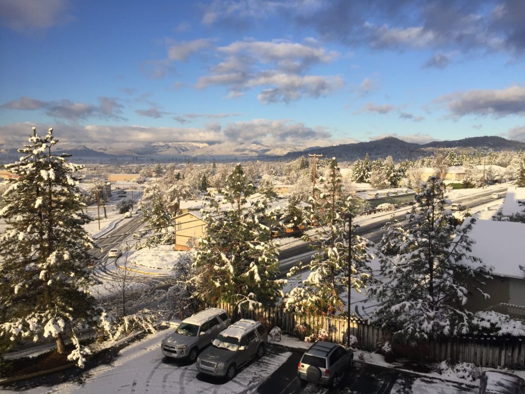 Snowy morning in Grants Pass, OR