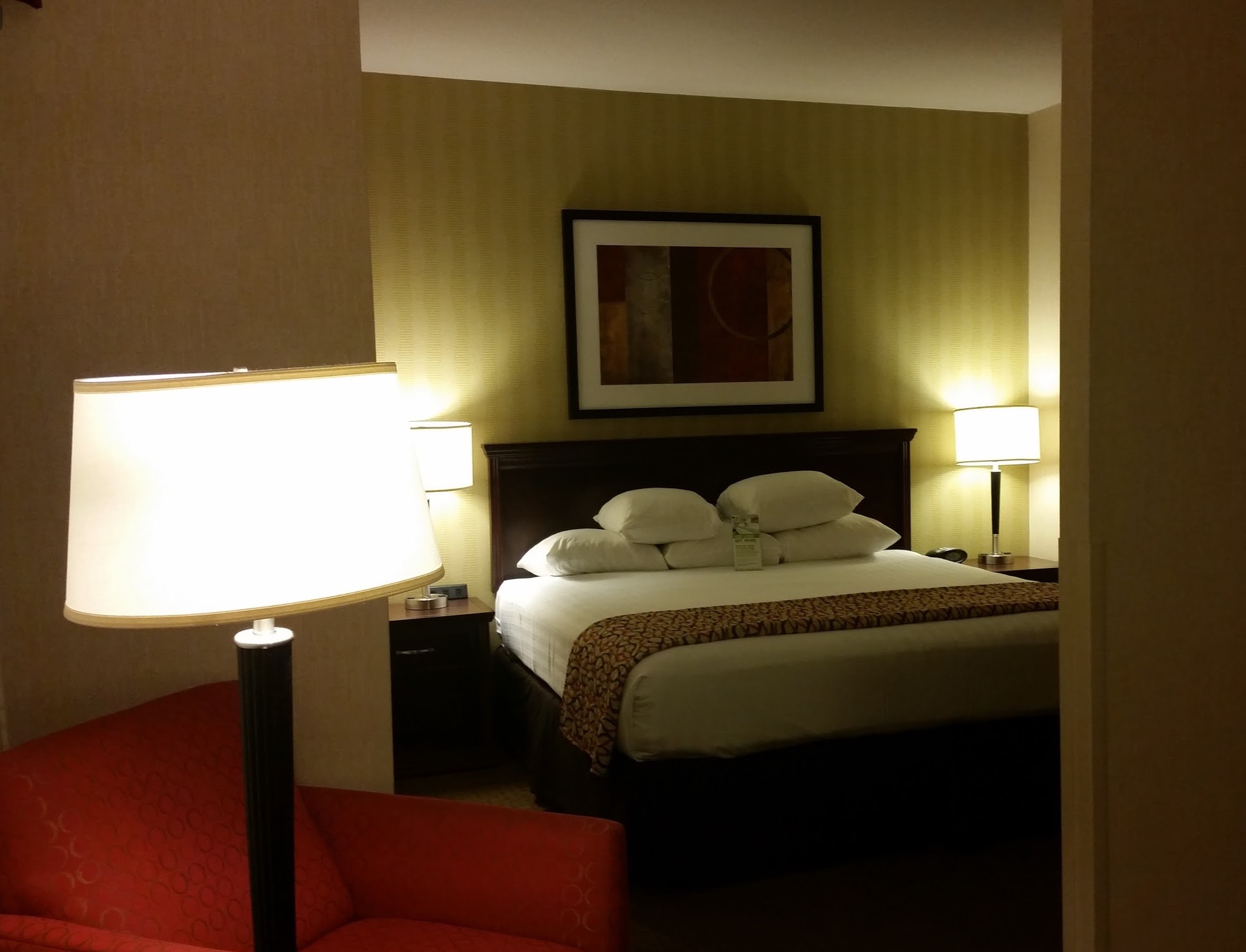 drury-inn-suites-columbus-convention-center-bedroom