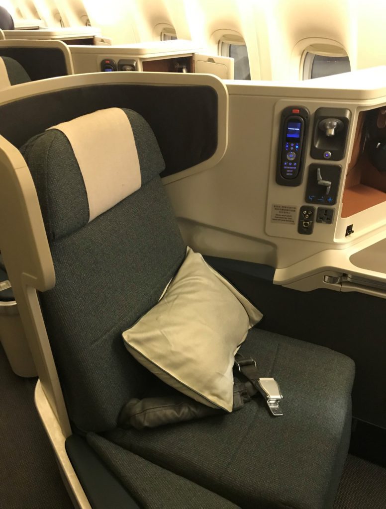 cathay pacific 777-300er business class seat