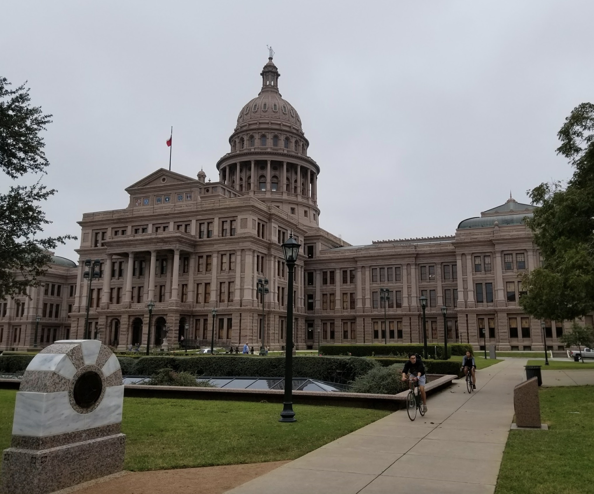 austin-texas-state-capitol - Points with a Crew