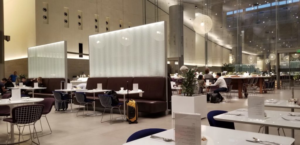 Review: Qatar Airways Al Mourjan Business Lounge, Doha - Point Hacks