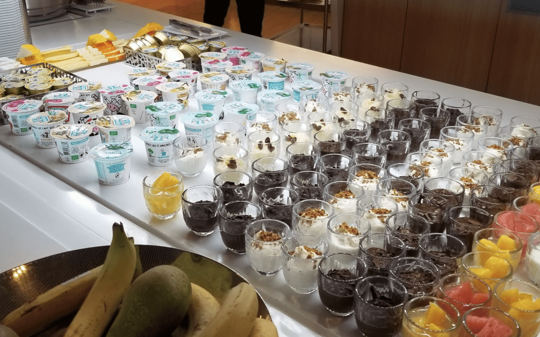 The Economy Flight That Offers Airport Lounge Access