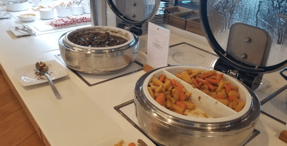 Air France Paris CDG Terminal E Gate M Lounge Review Points with a Crew