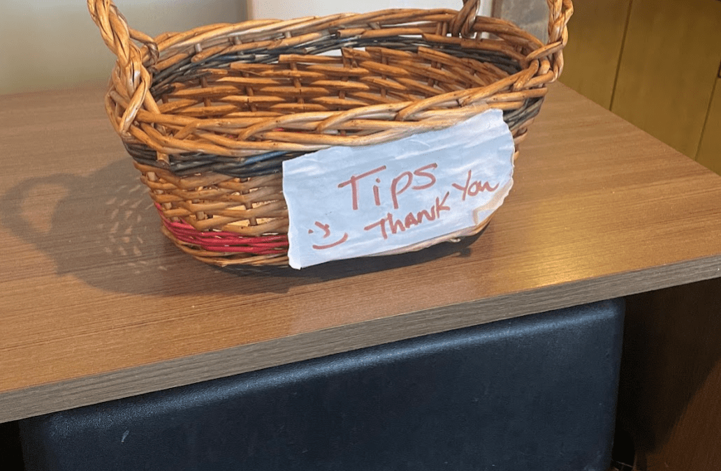 Should You Tip Hotel Breakfast Buffet Attendants Now?!?