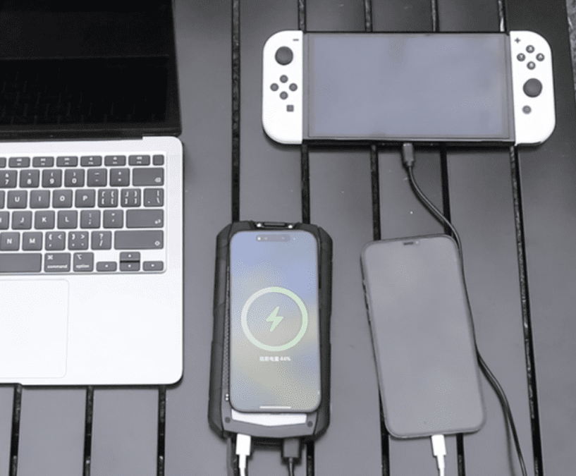 Kickstarter: DeepSolar 3-in-1 outdoor power companion