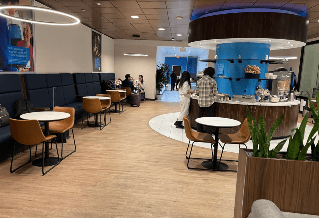 a group of people in a restaurant